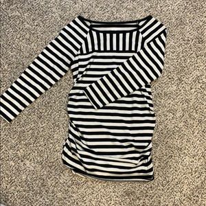 Liz Lange 3/4 sleeve maternity top